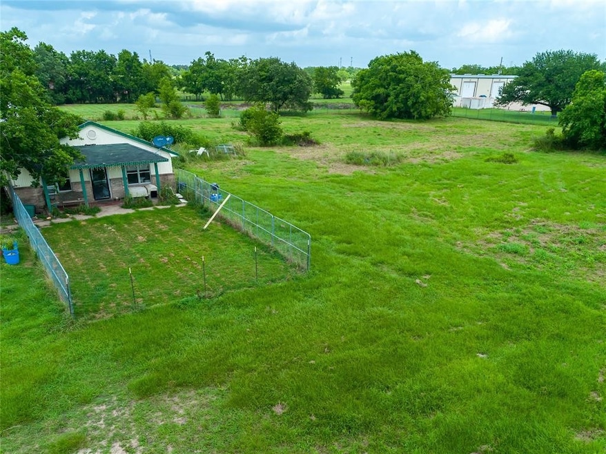 7525 Sanders Rd, Rosharon, TX 77583 - photo 1