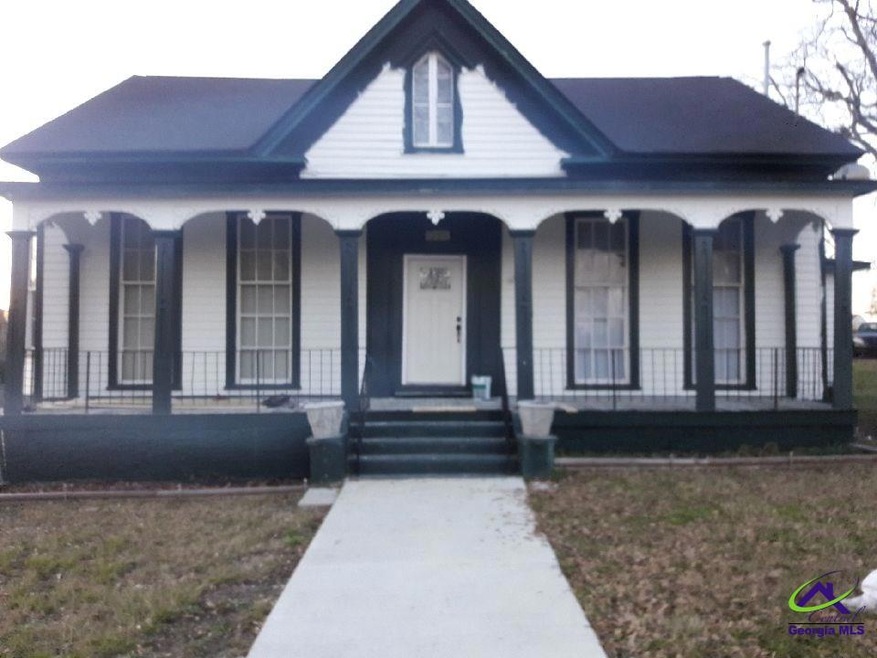 1385 Calhoun St, Macon, GA 31201 - photo 1