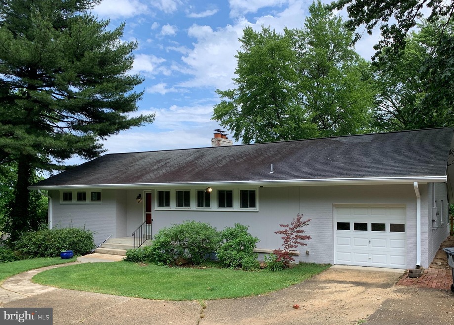 6909 Fort Hunt Rd, Alexandria, VA 22307 - photo 1