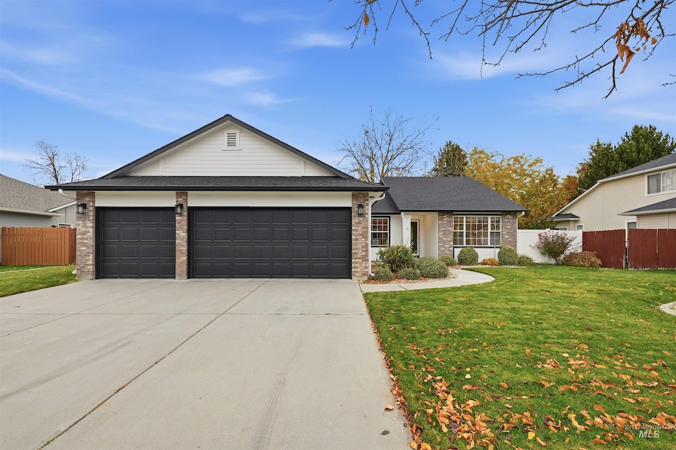 For Sale $499,995 • Co-Listing Agent