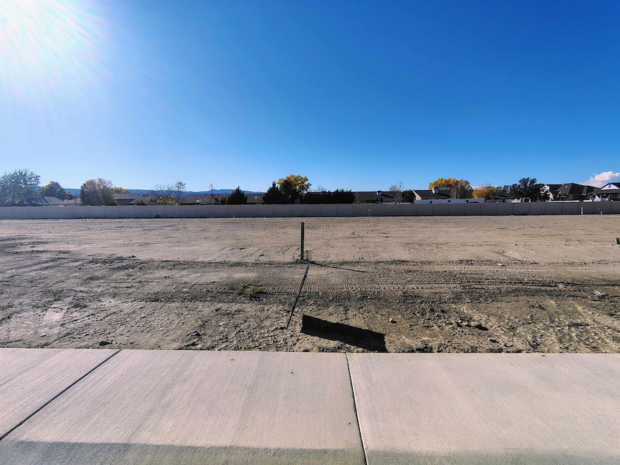 717 Glory Dr, Grand Junction, CO 81505 - photo 1