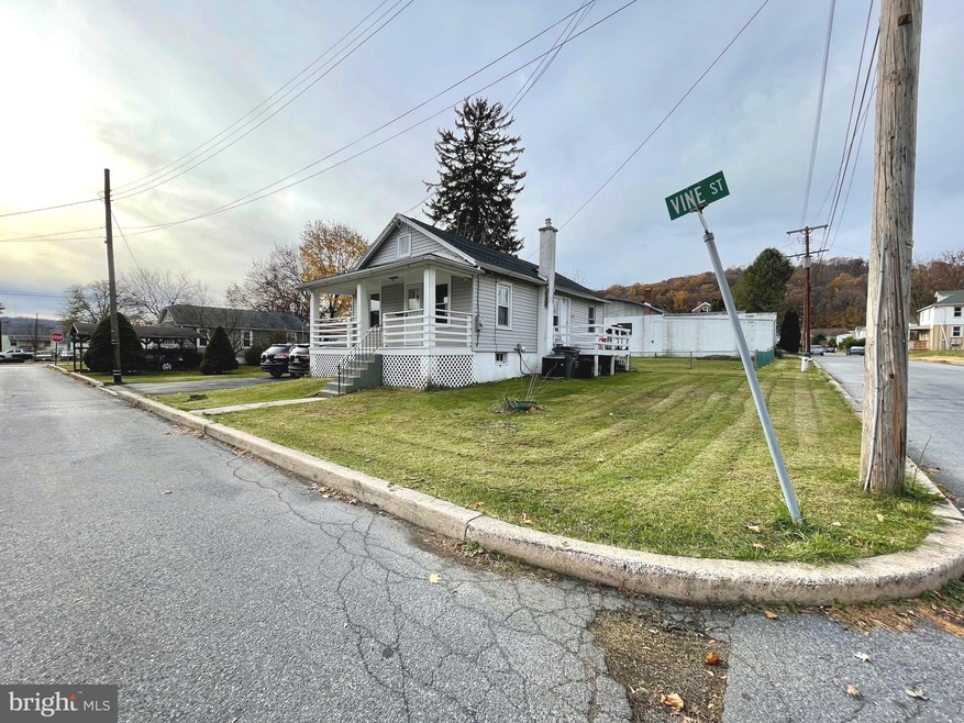 1409 Vine St, Reading, PA 19606 - photo 1