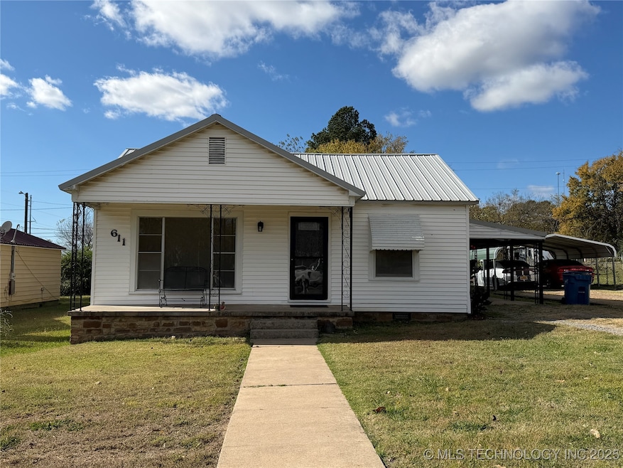 611 SW 9th St, Wilburton, OK 74578 - photo 1