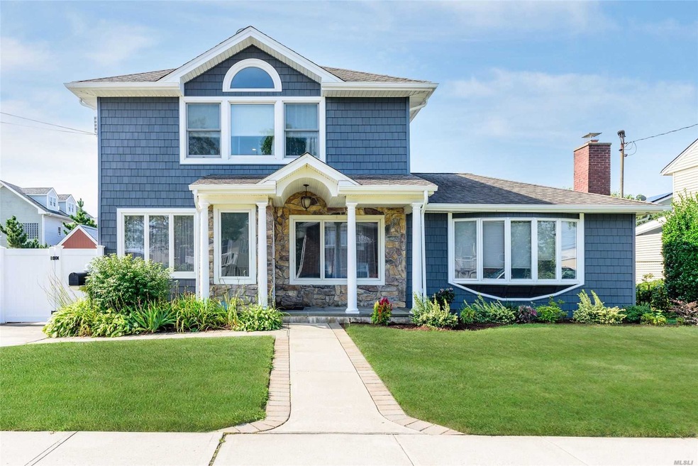 176 Vanderbilt Ave, Island Park, NY 11558 - photo 1