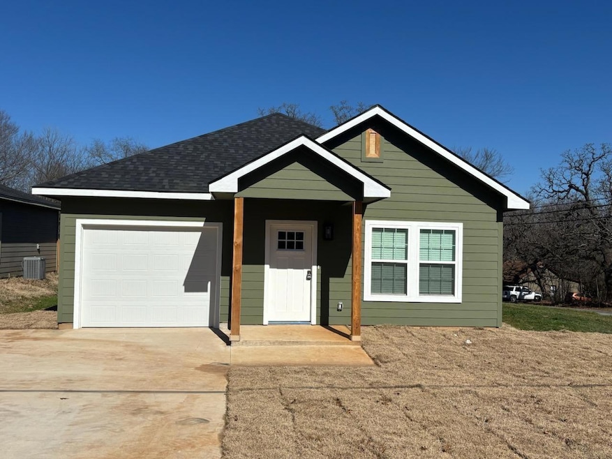 901 Star St, Denison, TX 75020 - photo 1