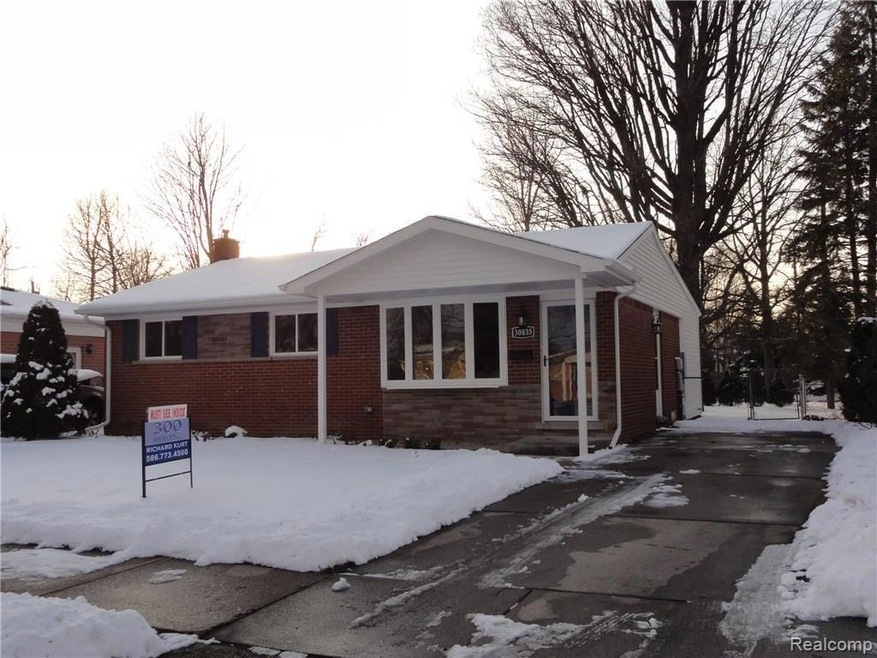 30835 Mayflower St, Roseville, MI 48066 - photo 1