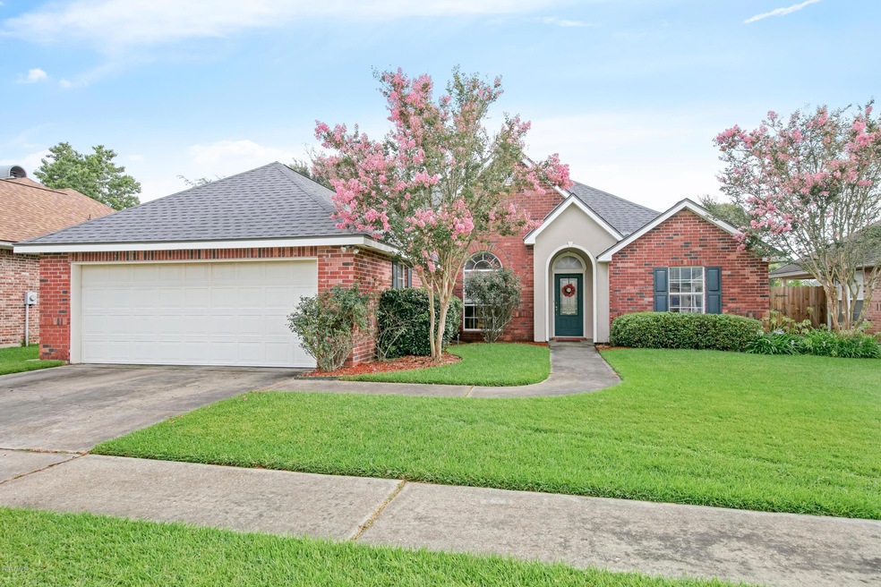 126 Pinnacle - frontview