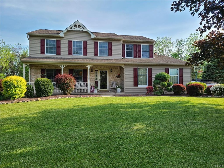 5827 Shady Ln, Nazareth, PA 18064 - photo 1