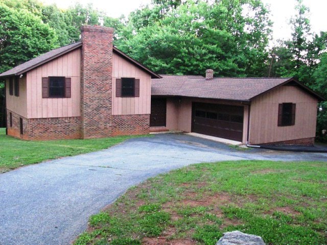 536 N Fork Rd, Martinsville, VA 24112 - photo 1