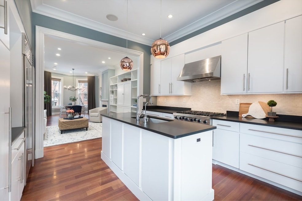 20 Greenwich Park unit 1, Boston, MA 02118 - photo 1