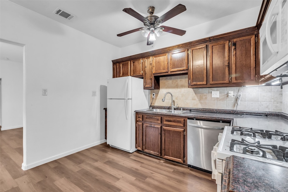 Welcome to 3925 Woodleigh St #2!