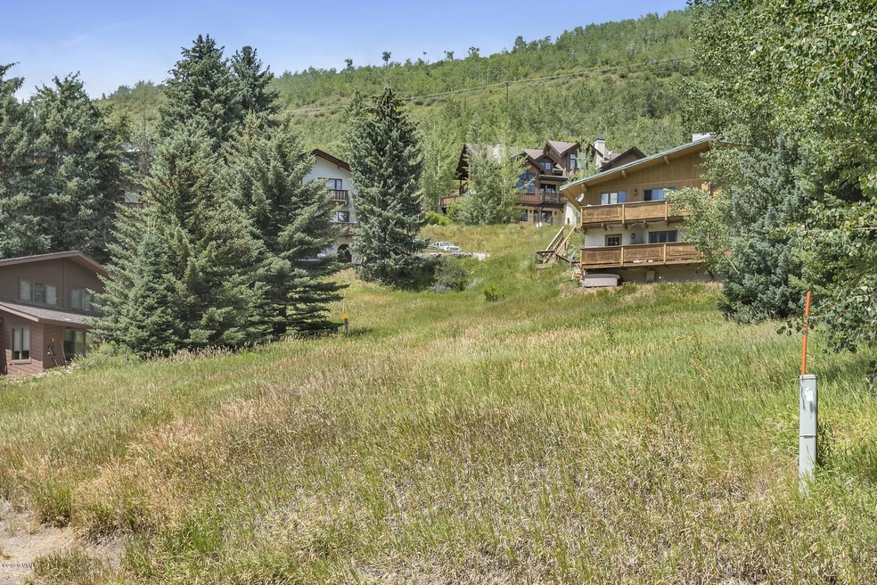 2379 Chamonix Ln-001