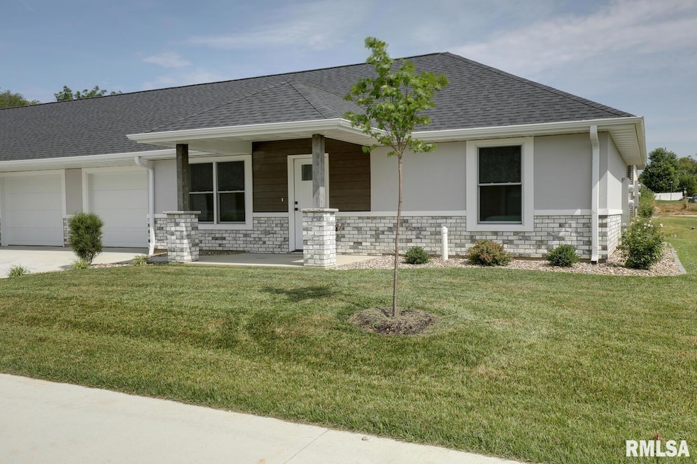 2815 N 23rd St, Quincy, IL 62305 - photo 1