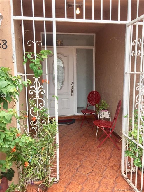 4448 W 10th Ct unit 5, Hialeah, FL 33012 - photo 1