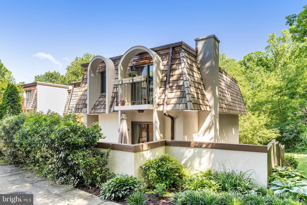 1619 Valencia Way, Reston, VA 20190 - photo 1