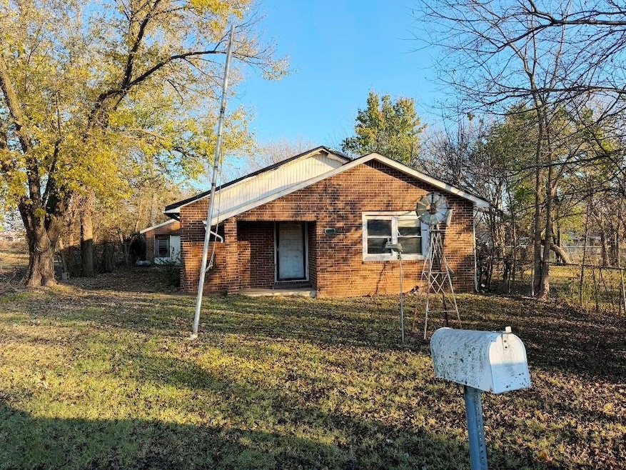 1412 Houston St, Durant, OK 74701 - photo 1