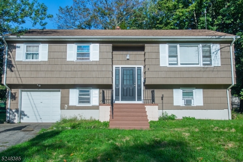 1566 Riveredge Dr, Pompton Lakes, NJ 07442 - photo 1