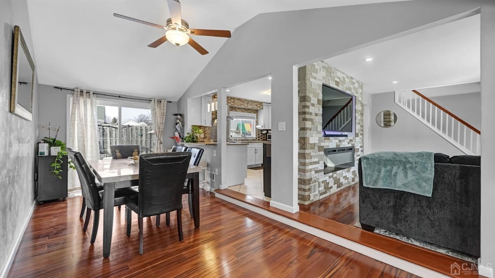 91 Crestview Rd, Fords, NJ 08863 - photo 1