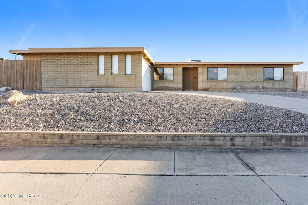 000-photo-front-view-14148044