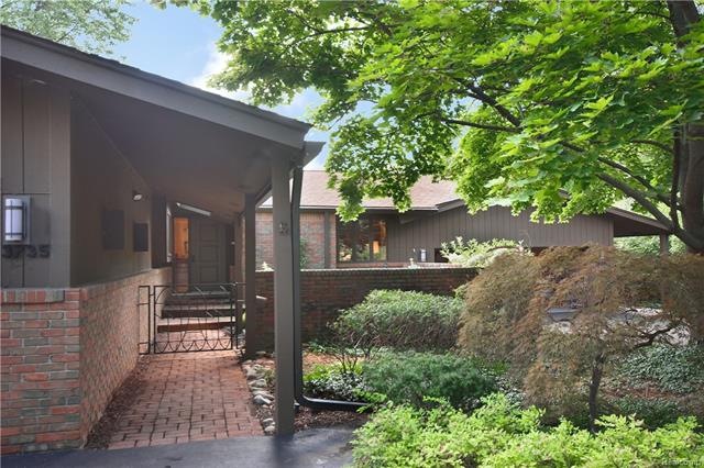 3735 Wabeek Lake Lane