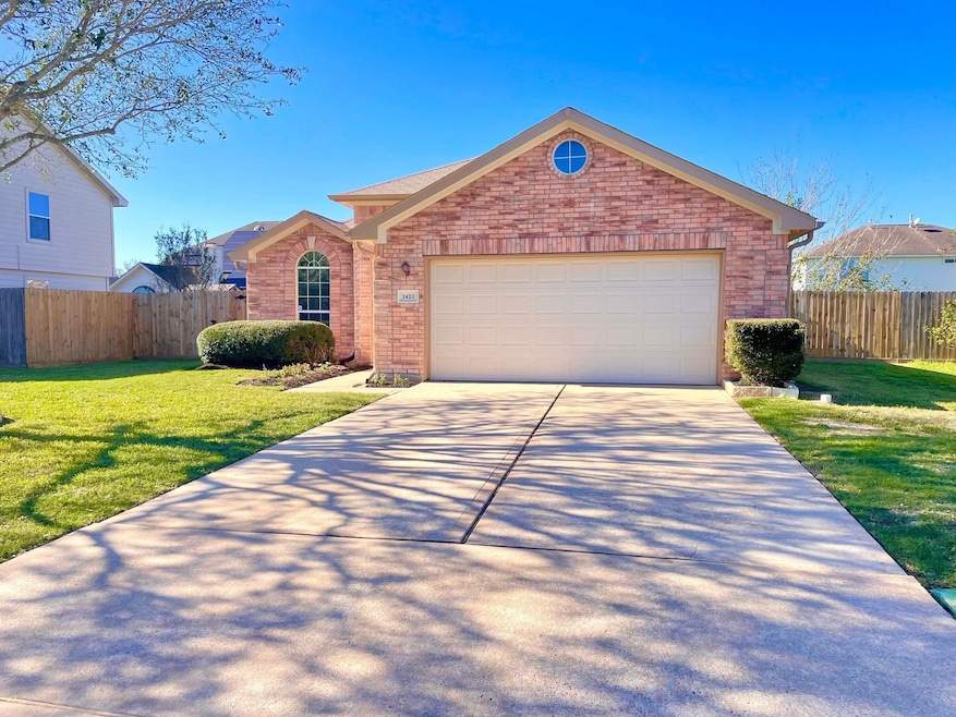 1423 Barras St, Alvin, TX 77511 - photo 1