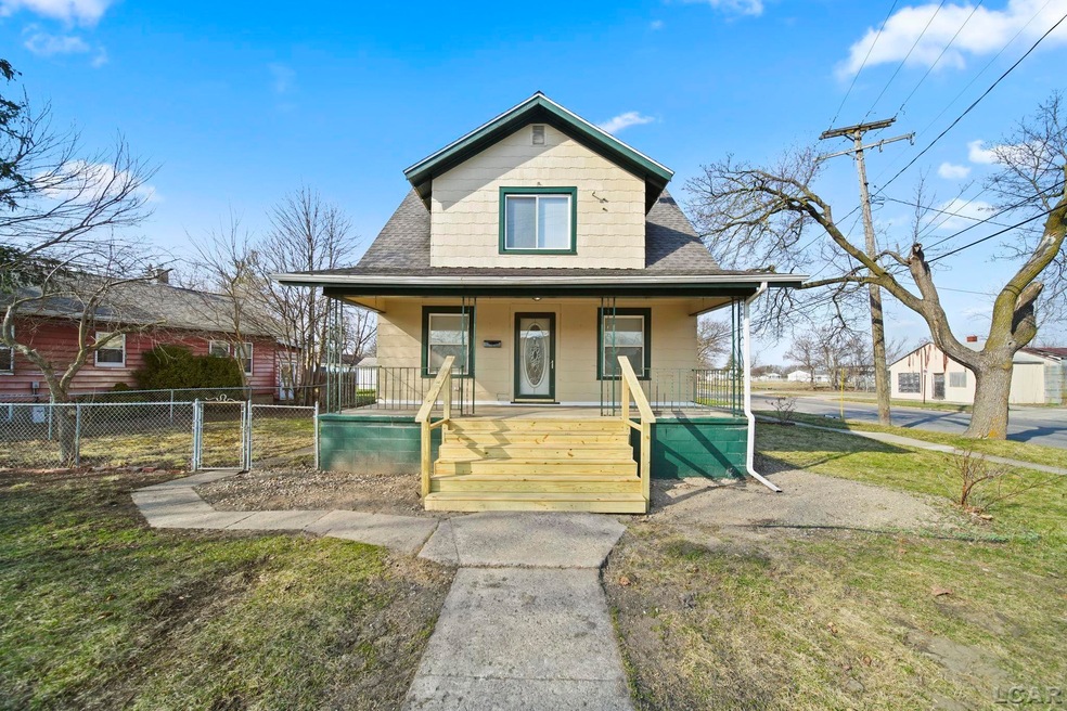 1157 E Maple Ave, Adrian, MI 49221 - photo 1