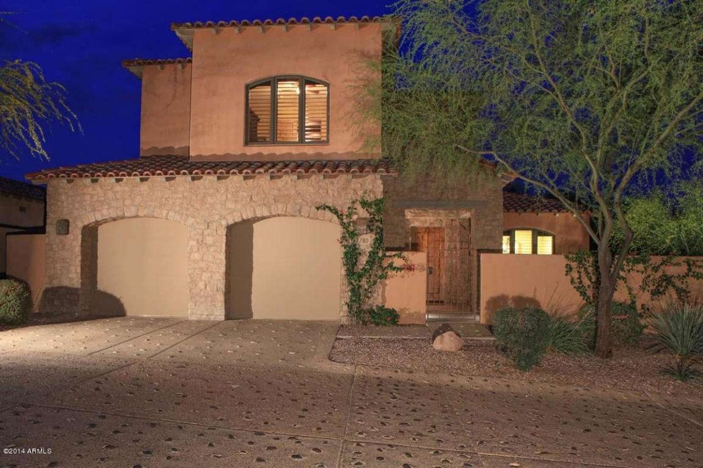 002_Night-Front View