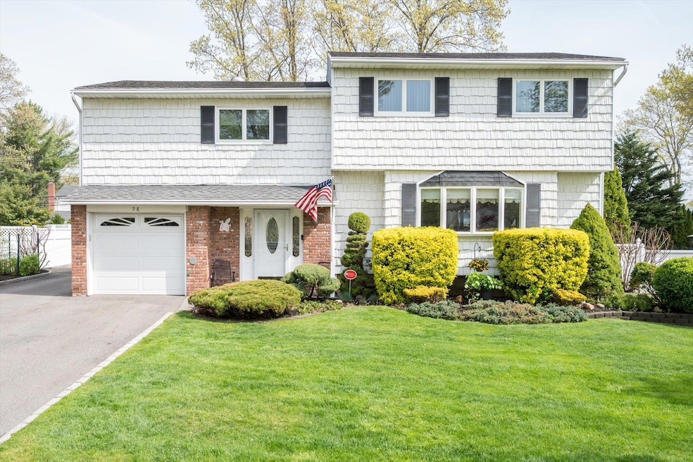 Sold $870,000 • Co-Listing Agent