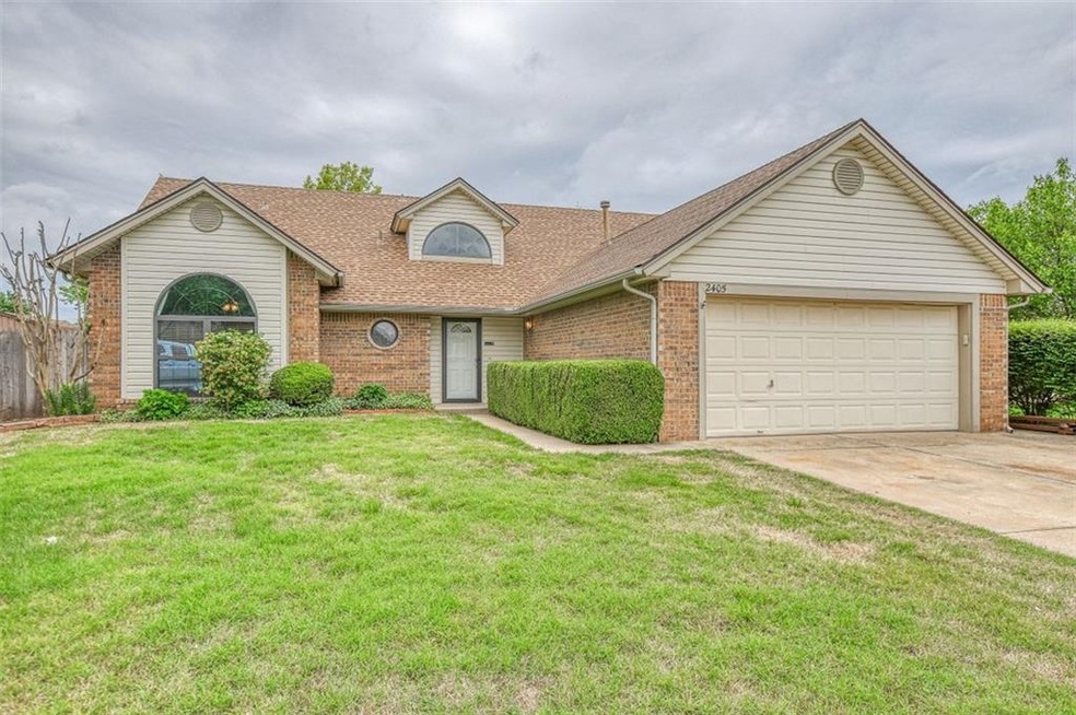 2405 E Park Place, Moore, OK 73160 - photo 1