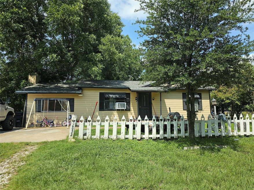 2832 County Road 425b, Cleburne, TX 76031 - photo 1