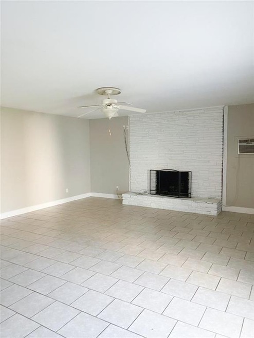 728 Redwater Rd, Wake Village, TX 75501 - photo 1