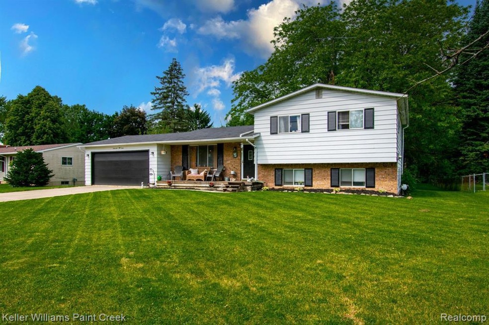 4153 Marianne Dr, Flushing, MI 48433 - photo 1