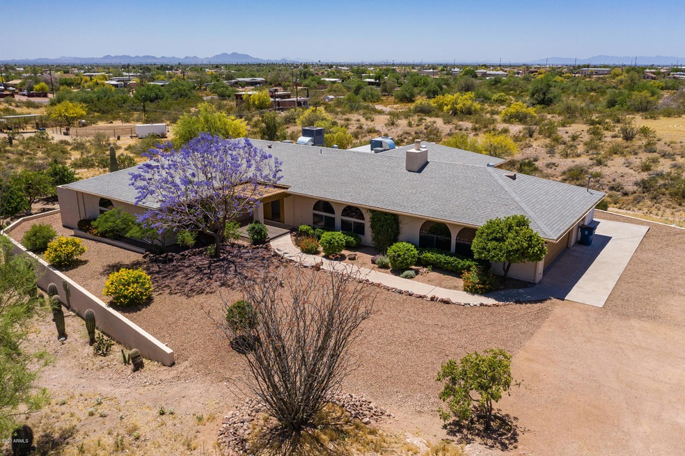 2323 e greasewood st-17