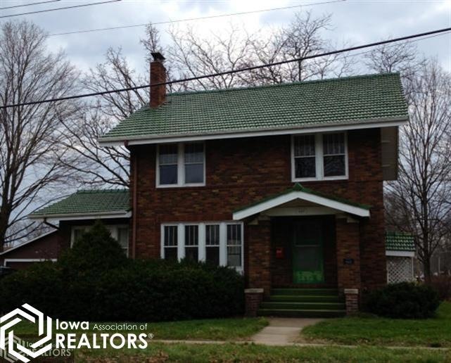 429 S 5th Ave W, Newton, IA 50208 - photo 1