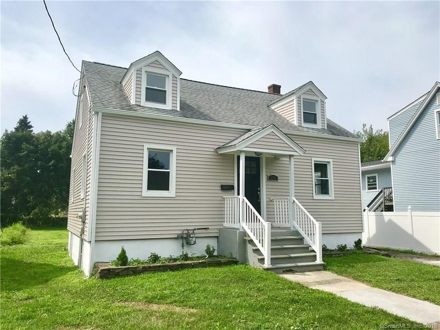 570 Sedgewick Ave, Stratford, CT 06615 - photo 1