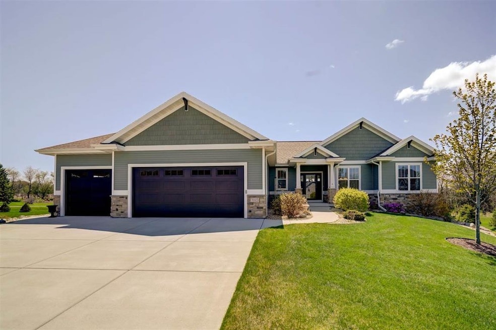 Sold $596,000 • Co-Listing Agent