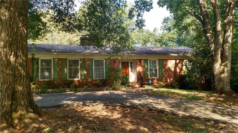 1027 Hunter St, Statesville, NC 28677 - photo 1