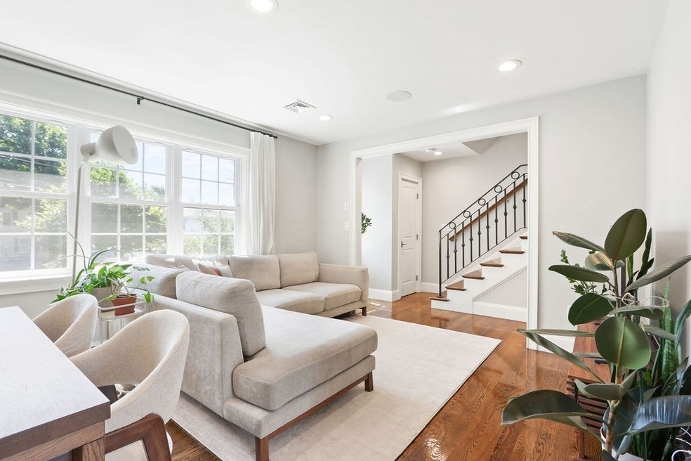 60 Cleverly Ct unit 2, Quincy, MA 02169 - photo 1