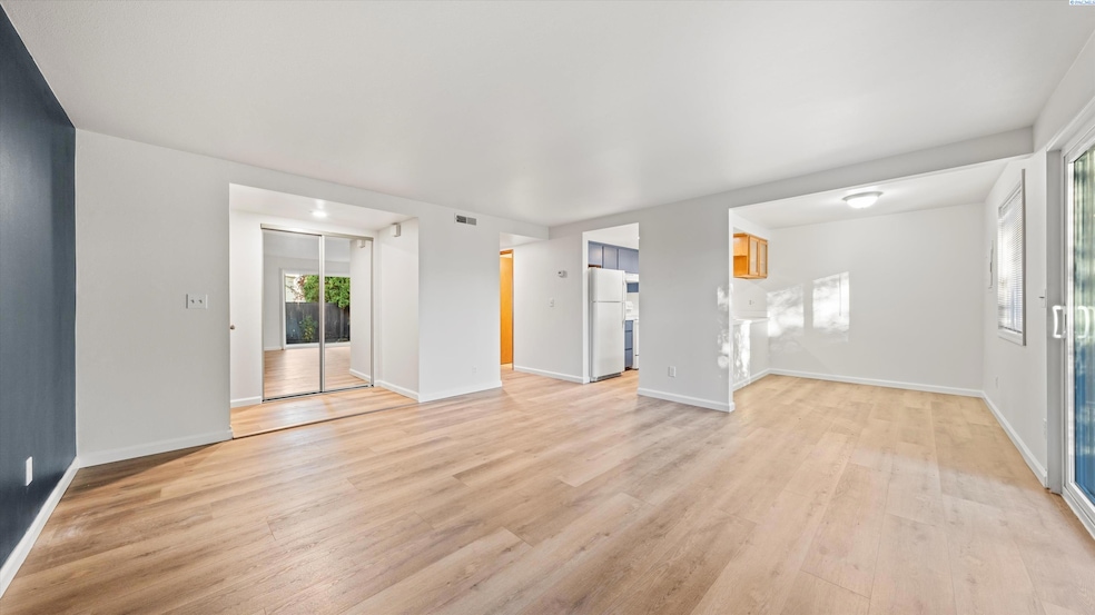 420 S Quincy St unit A, Kennewick, WA 99336 - photo 1