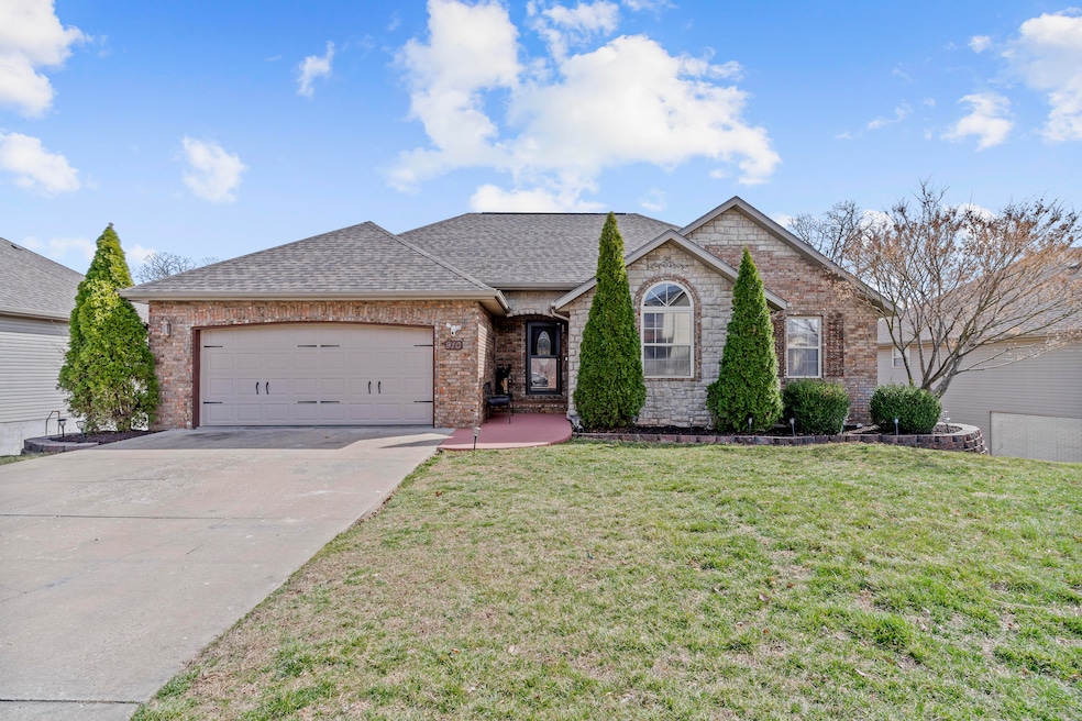 910 Welch St, Nixa, MO 65714 - photo 1