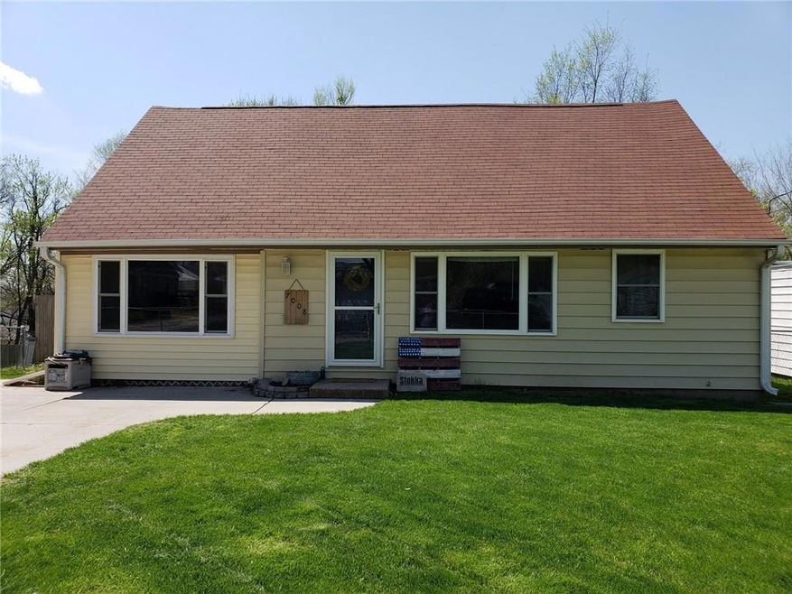7008 SW 14th St, Des Moines, IA 50315 - photo 1