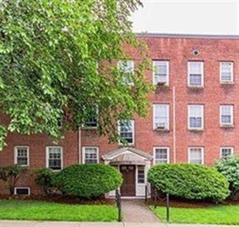 21 Englewood Ave unit 1, Brookline, MA 02445 - photo 1