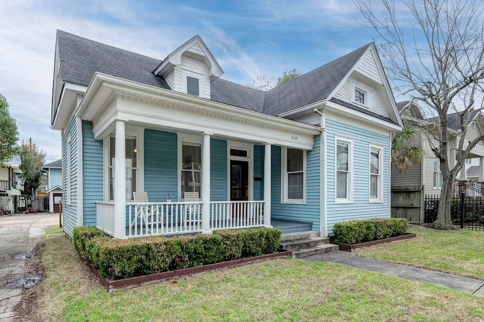 1638 Arlington St, Houston, TX 77008 - photo 1