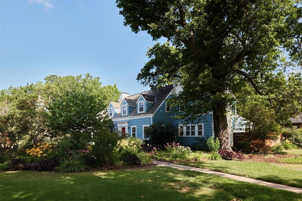 View of front of house featuring a front yard