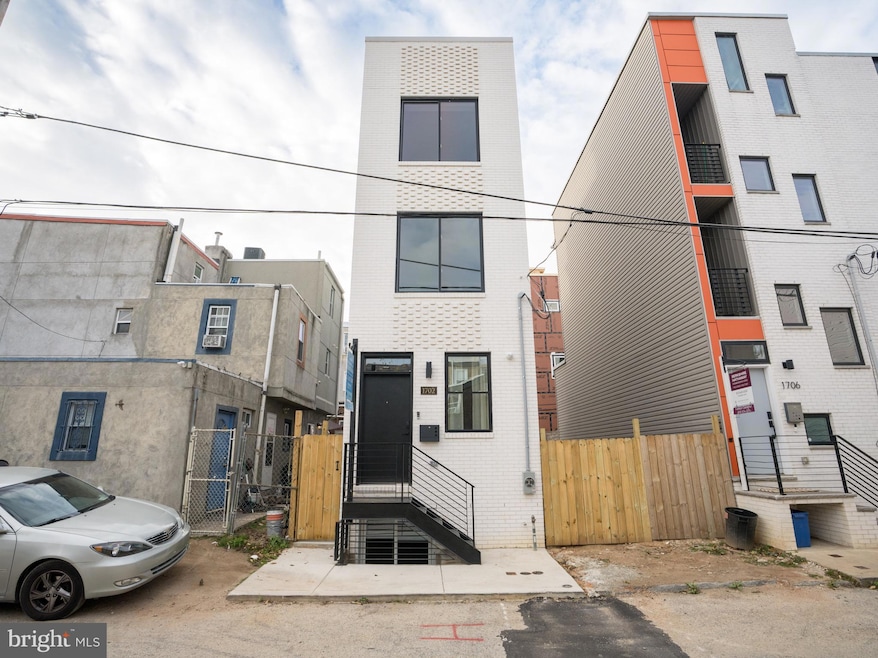 For Sale $447,500 • Co-Listing Agent