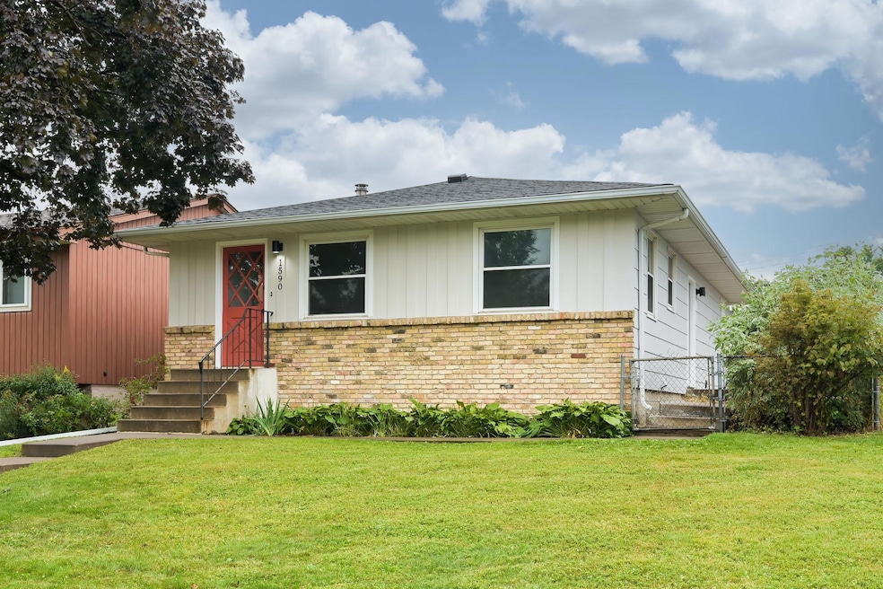 1590 Minnehaha Ave E, Saint Paul, MN 55106 - photo 1