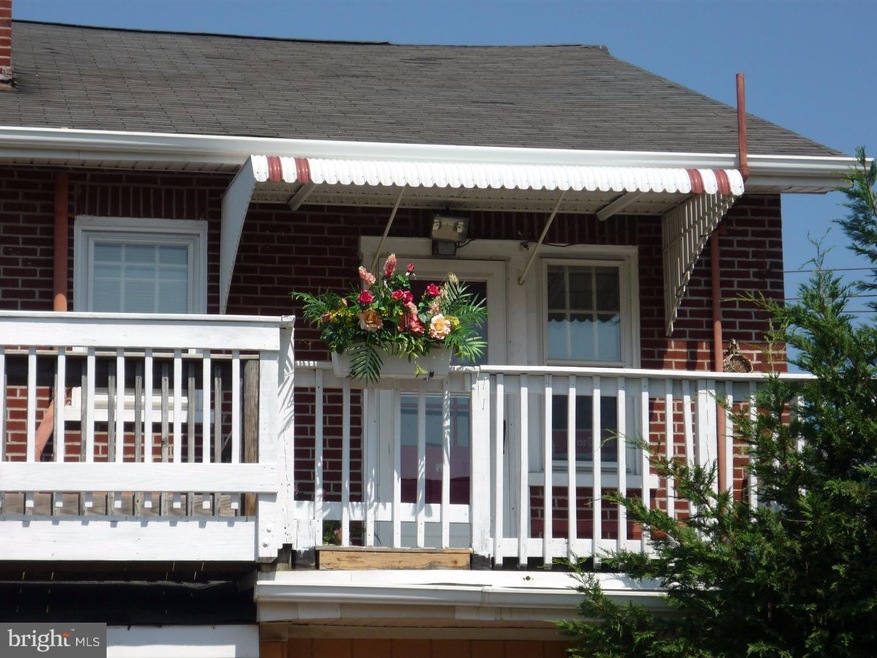 664 E Broad St unit 1, Souderton, PA 18964 - photo 1