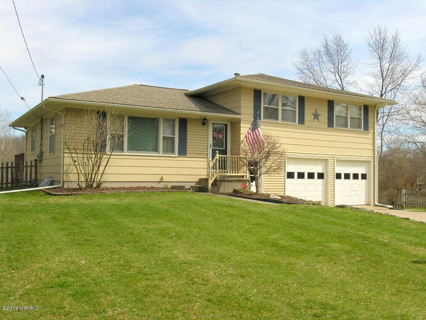 11303 Oakland Dr, Schoolcraft, MI 49087 - photo 1