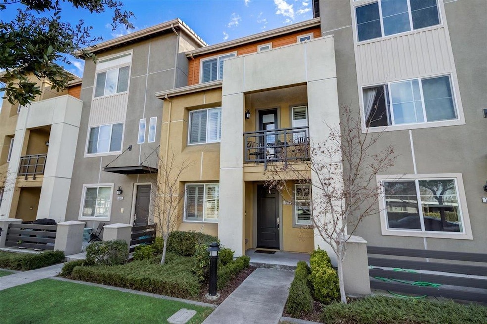 Sold $1,600,000 • Co-Listing Agent