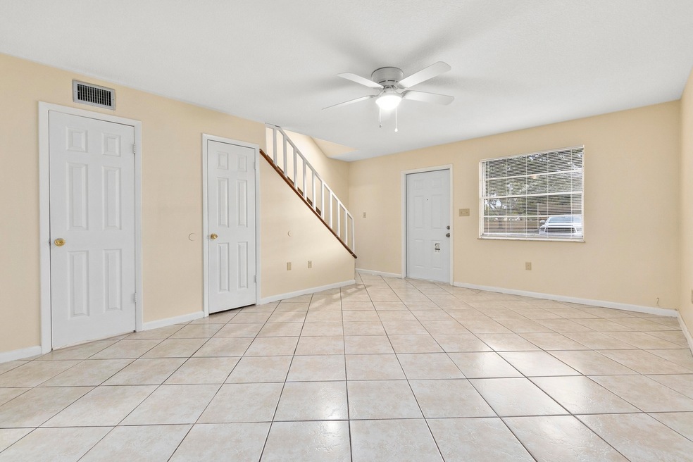2018 S 10th St unit D, Fort Pierce, FL 34950 - photo 1